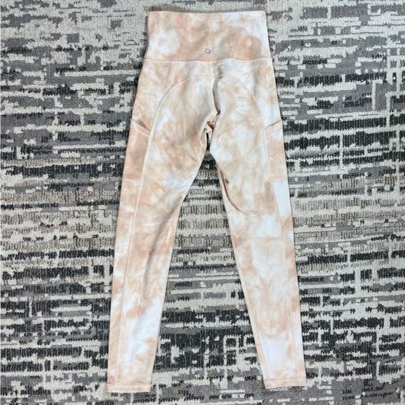 Aerie Offline Beige & White Highrise Leggings - Picture 5 of 8